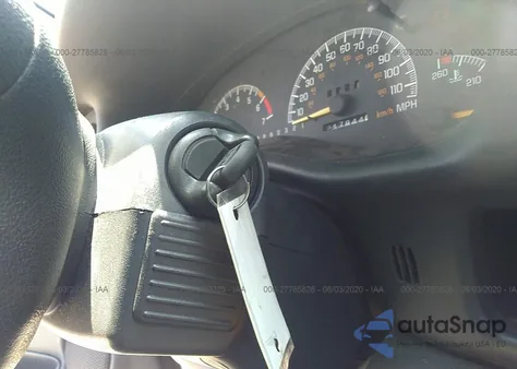 2001 Pontiac Grand Prix Gt z USA, uszkodzony, nr VIN 1G2WP52KX1F202560